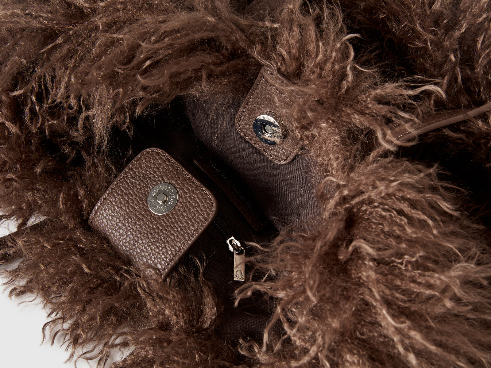 Borsa in pelliccetta sintetica da donna marrone 3 | Benetton Outlet