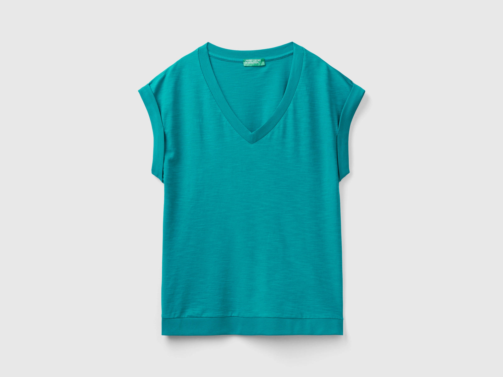 T-shirt con scollo a V da donna verde | Benetton Outlet