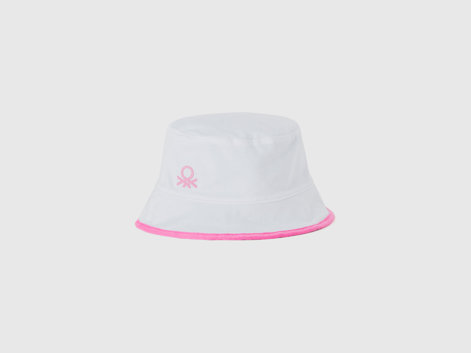 Cappello reversibile con stampa ciliegie da bimbo bianco | Benetton Outlet