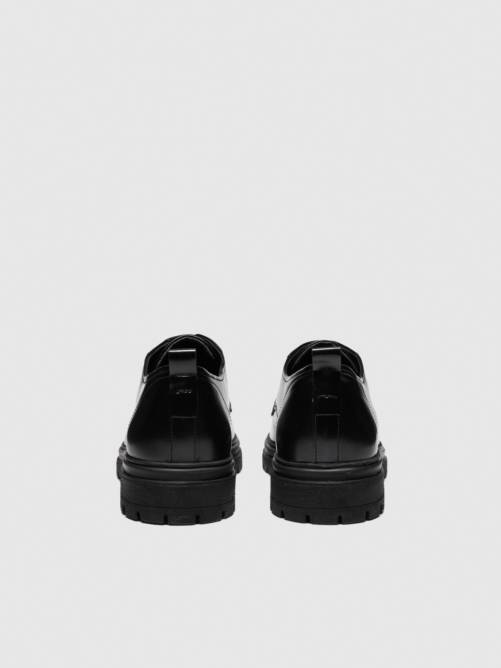 Stringate in pelle da uomo nero 2 | Sisley Outlet