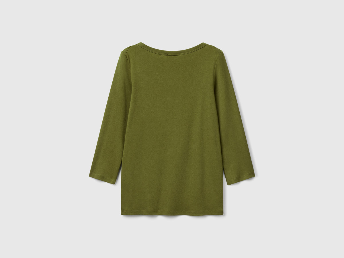 T-shirt con scollo a barchetta