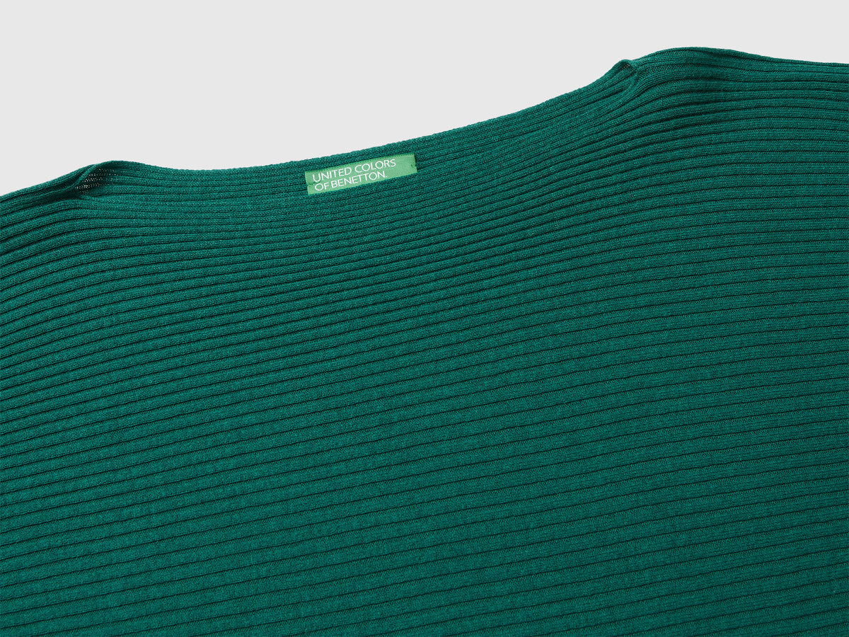 Maglia con scollo a barchetta