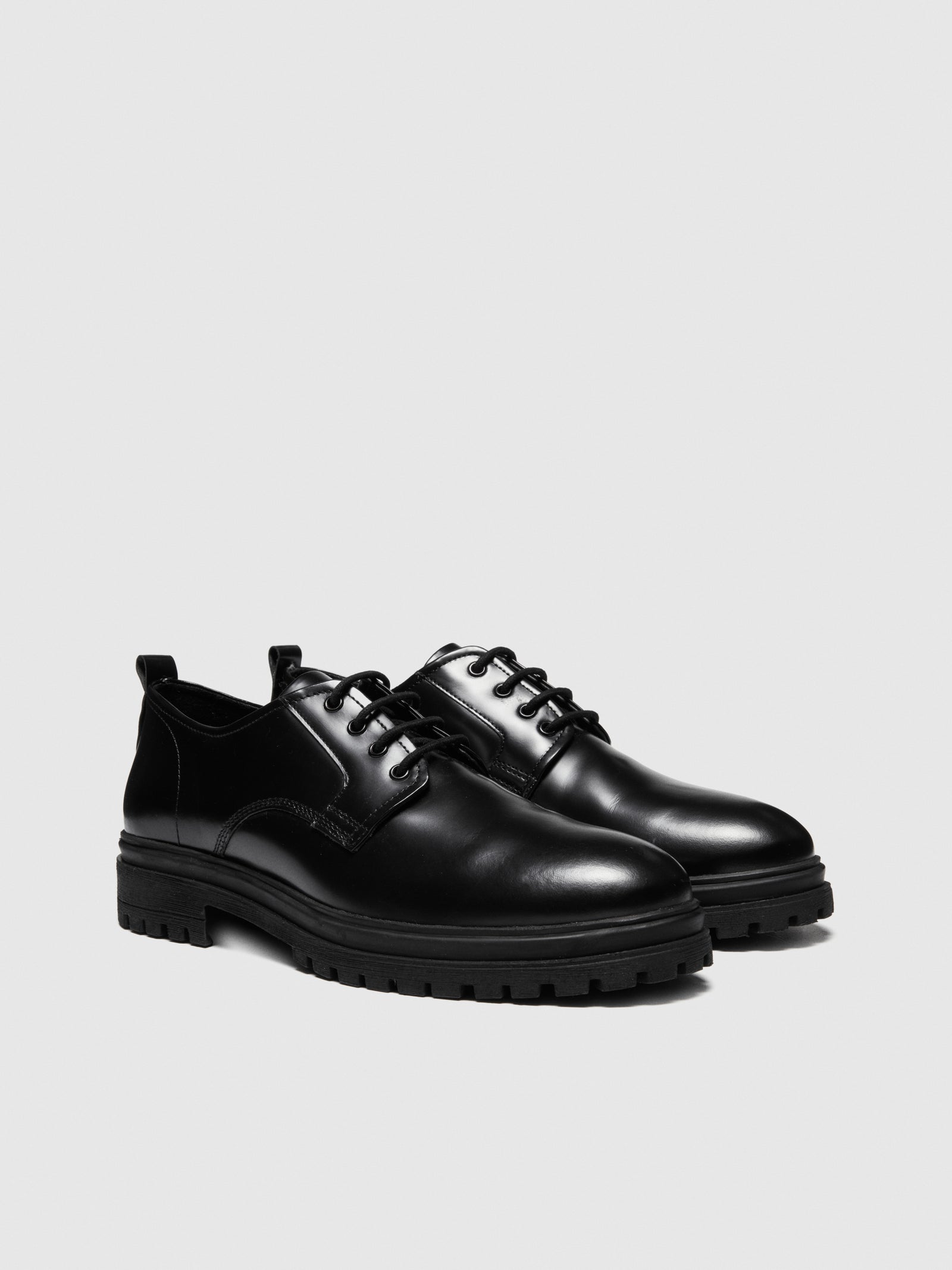 Stringate in pelle da uomo nero | Sisley Outlet