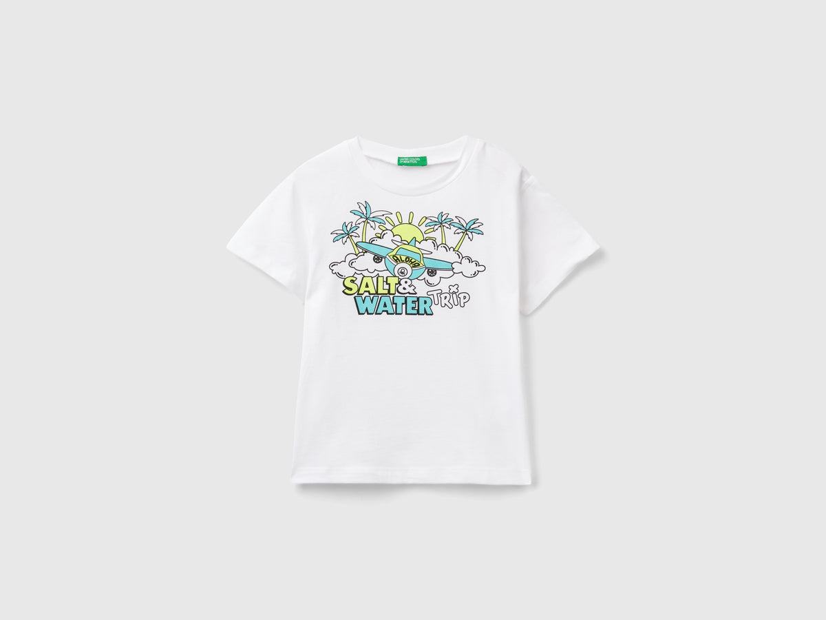 T-shirt con stampa e dettagli fluo