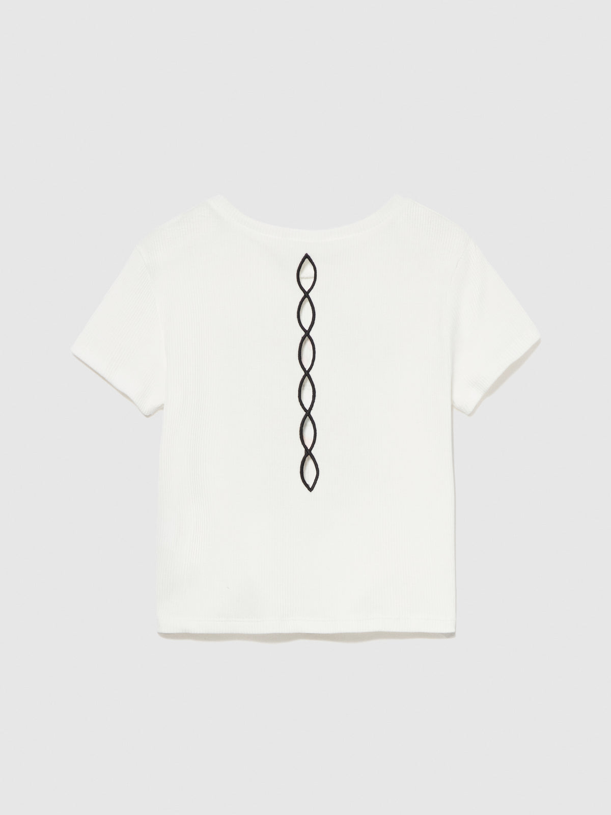 T-shirt con stampa e cut-out