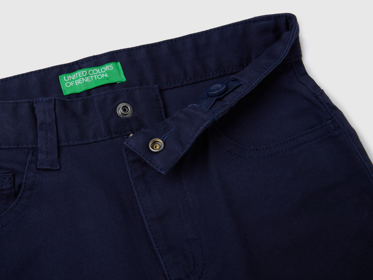 Pantaloni slim fit cinque tasche