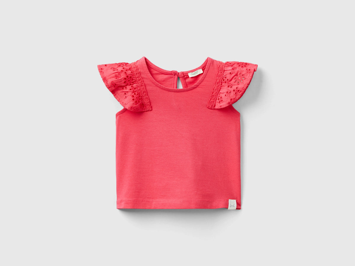 T-shirt con manica sangallo