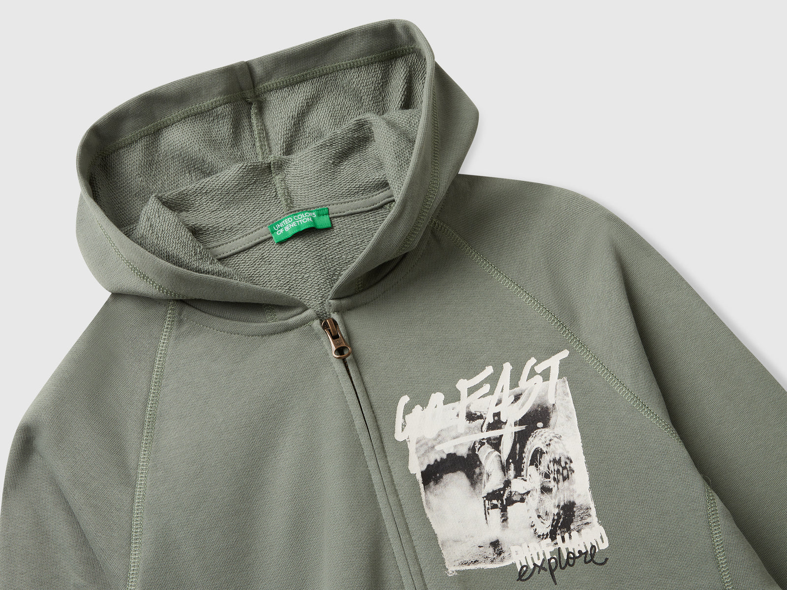 Felpa con stampe da bambino verde militare 2 | Benetton Outlet