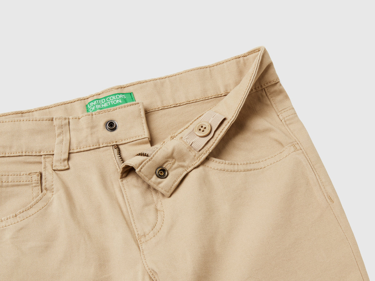 Pantaloni slim fit cinque tasche
