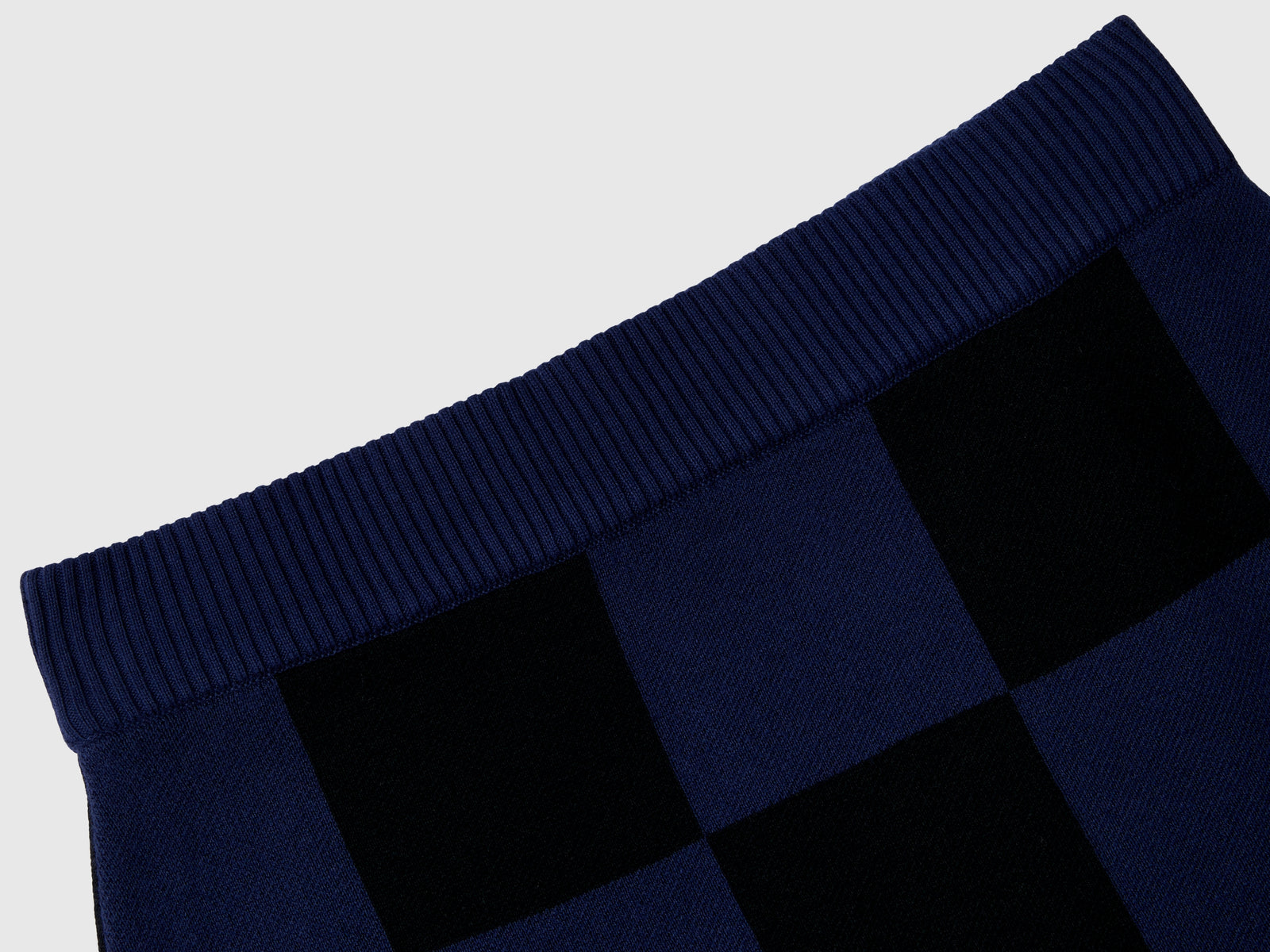Minigonna in maglia a scacchi da donna blu scuro 3 | Benetton Outlet