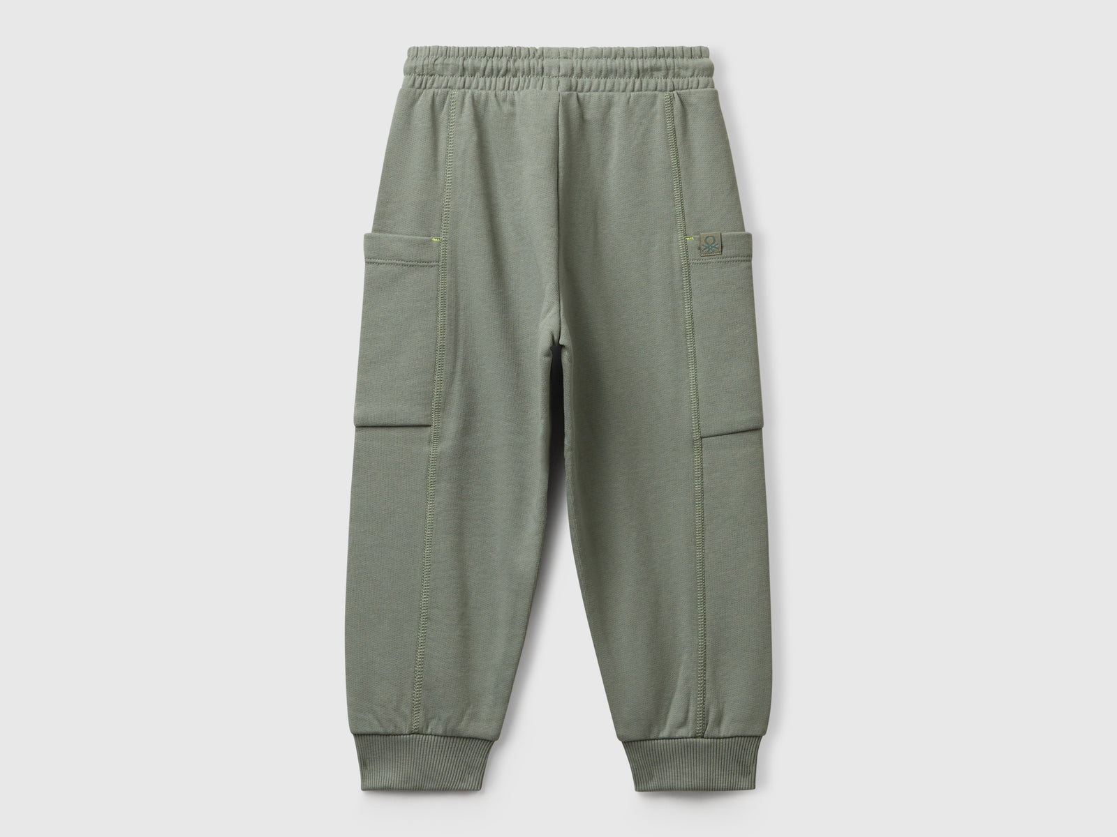 Pantaloni cargo in felpa da bimbo verde militare 2 | Benetton Outlet