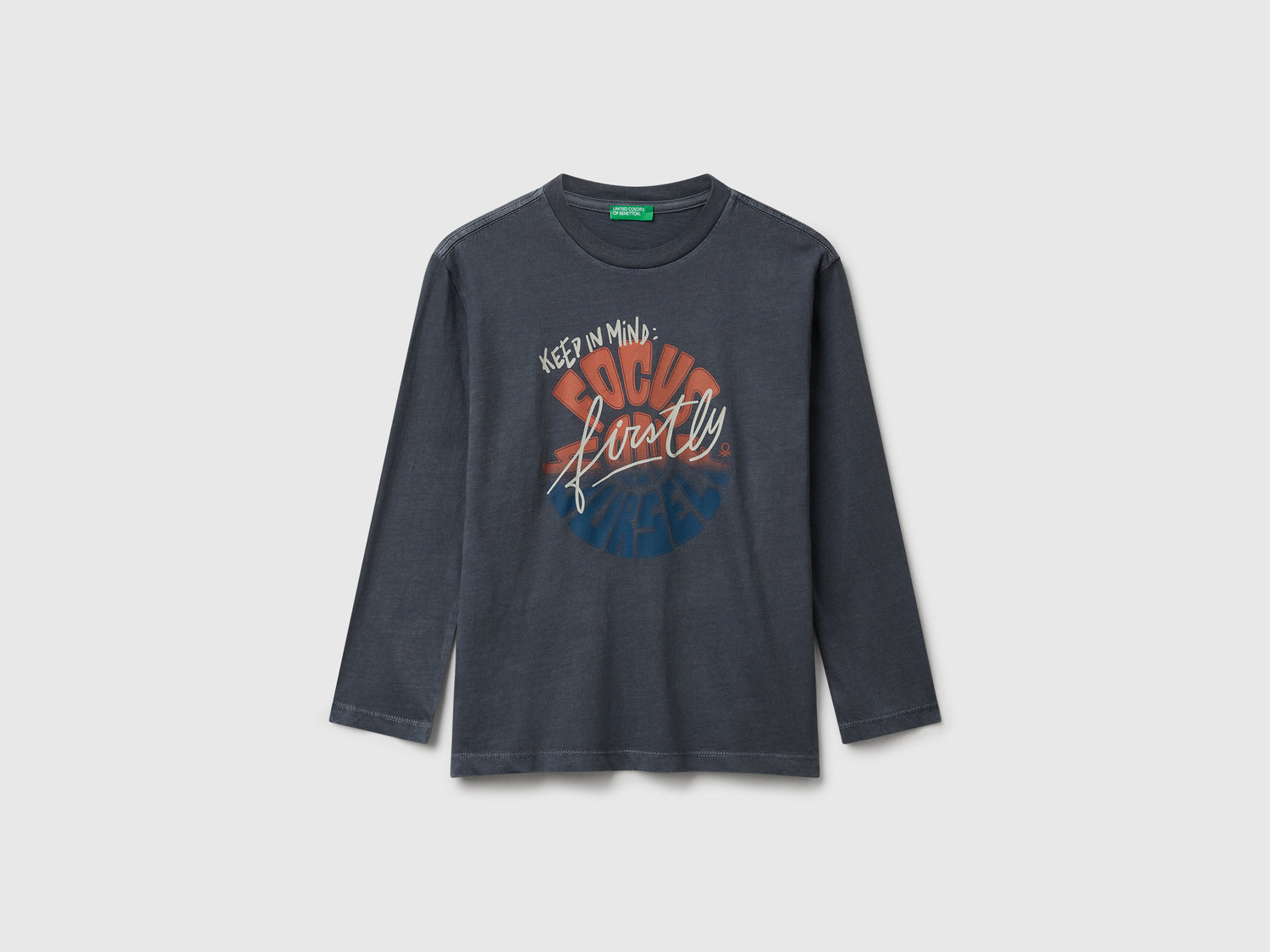 T-shirt con stampa slogan da bambino nero | Benetton Outlet