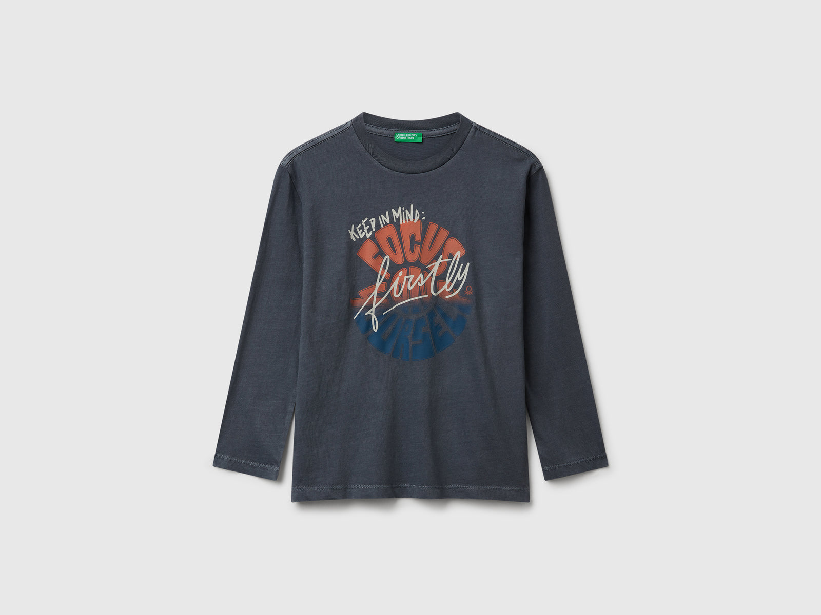 T-shirt con stampa slogan da bambino nero | Benetton Outlet