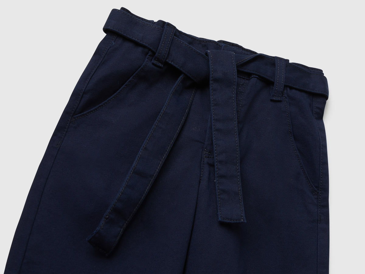 Pantaloni wide fit con fusciacca