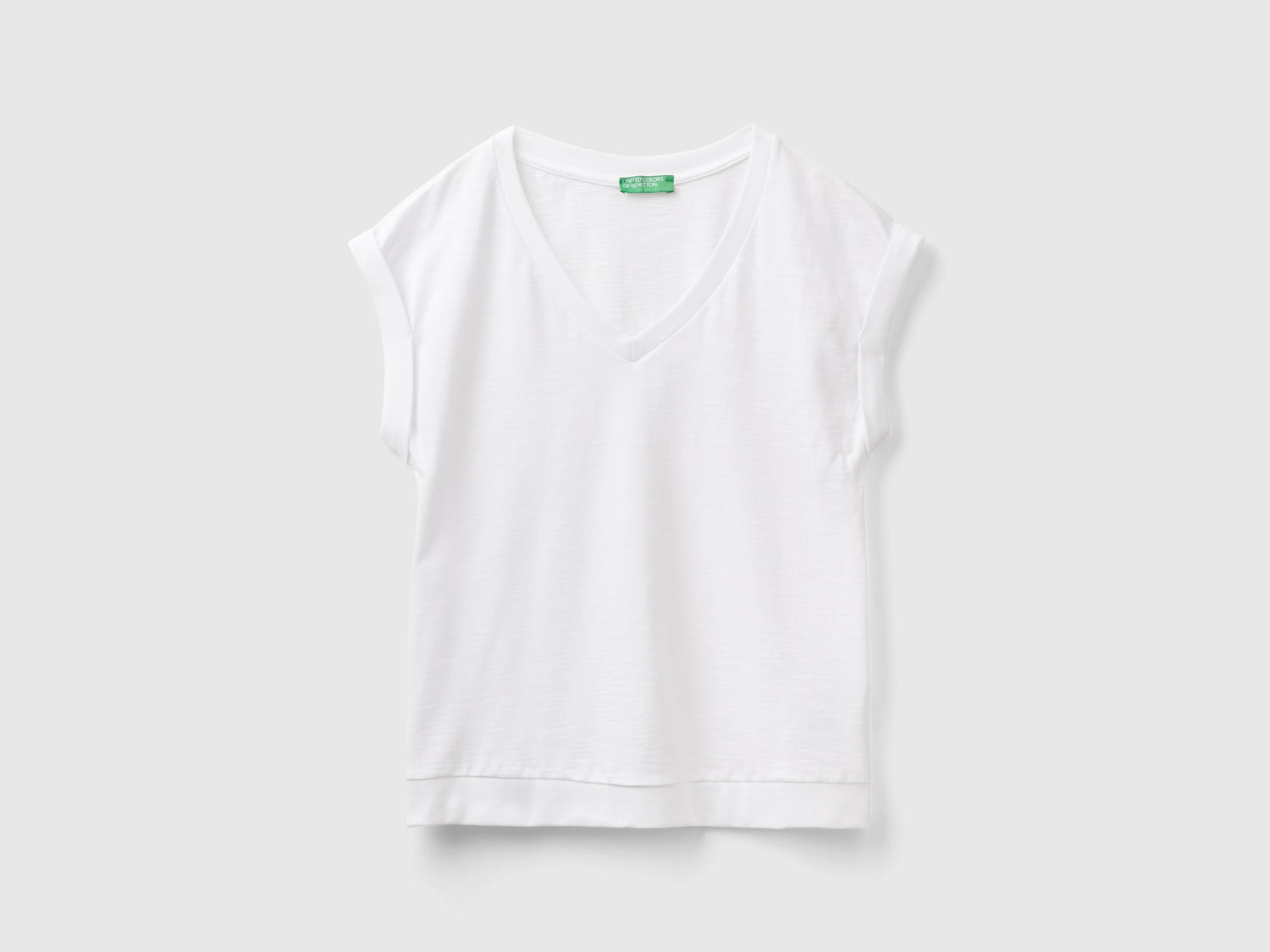 T-shirt con scollo a V da donna bianco | Benetton Outlet
