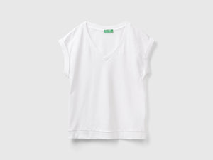 T-shirt con scollo a V