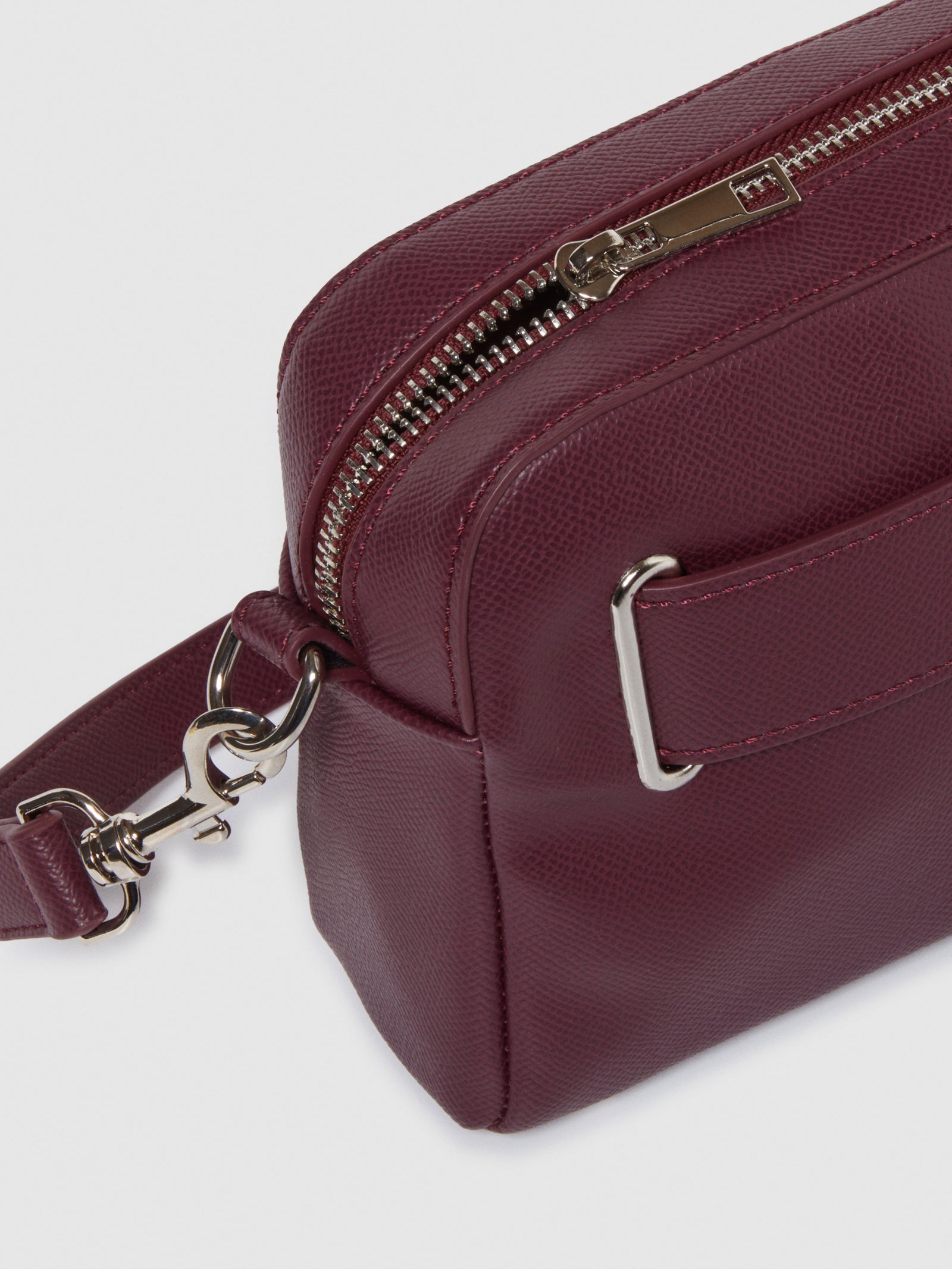 Camera bag con tracolla da donna prugna 3 | Sisley Outlet