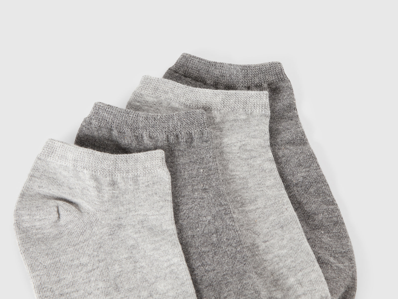 Quattro paia di calzini corti da bambino grigio 2 | Benetton Outlet