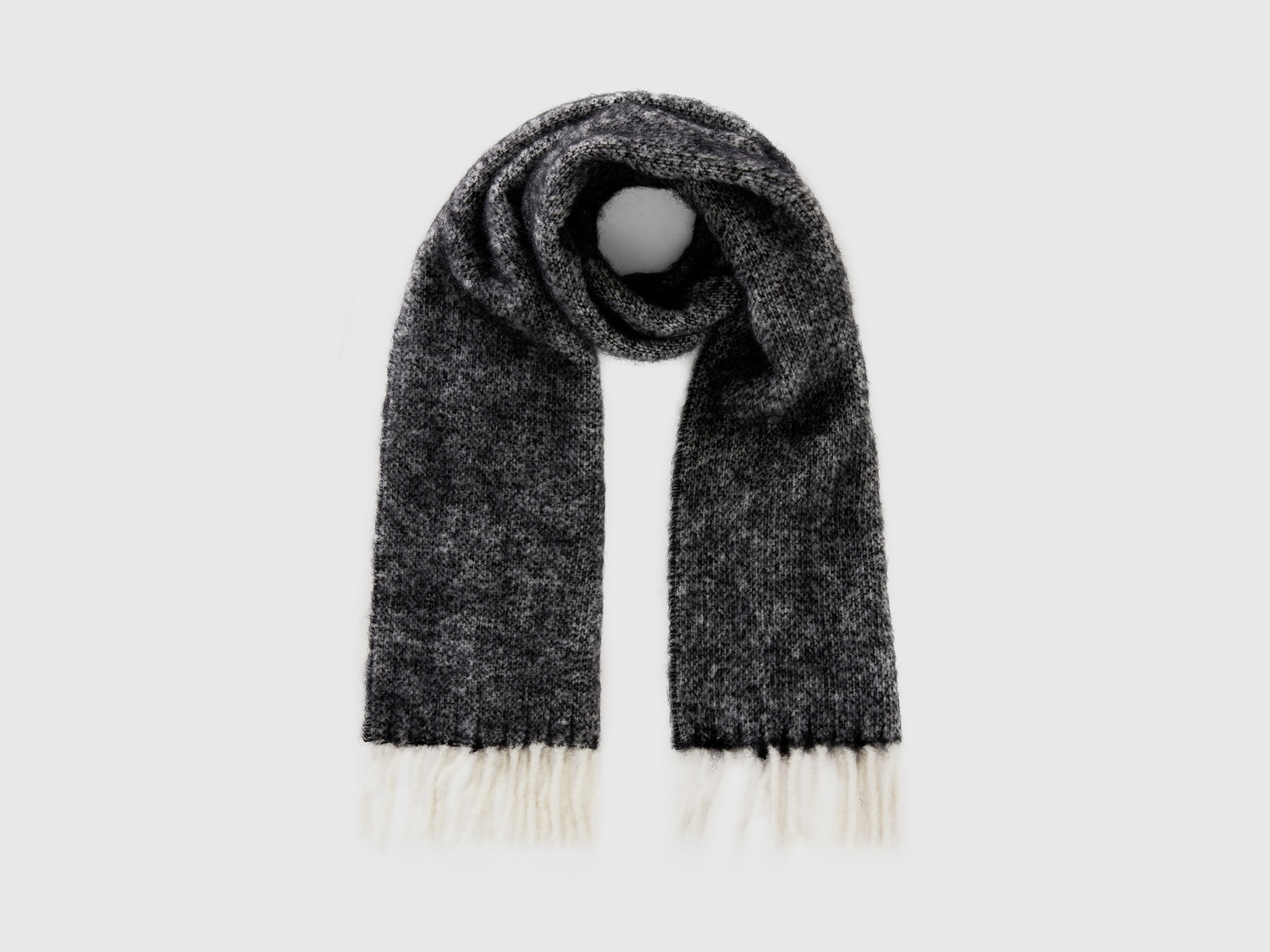 Sciarpa in misto lana e tessuto riciclato da donna nero | Benetton Outlet