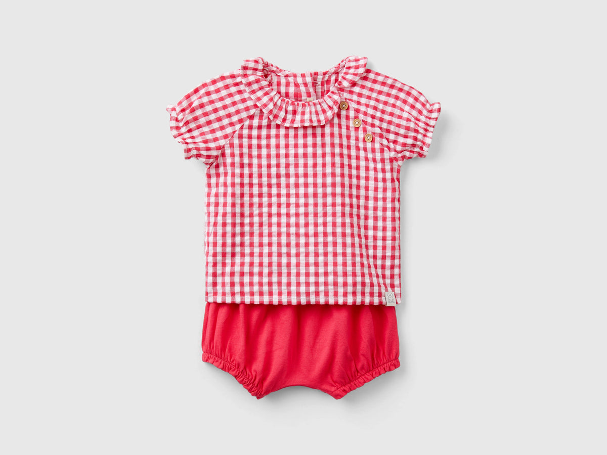Completo t-shirt e pantaloni corti