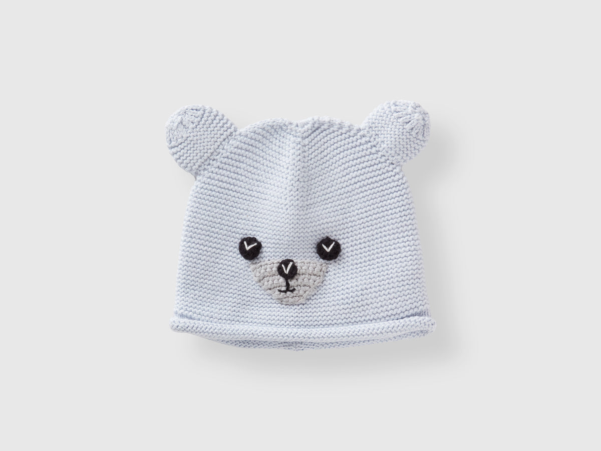 Cappellino crochet con applicazioni