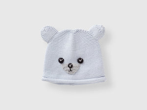 Cappellino crochet con applicazioni