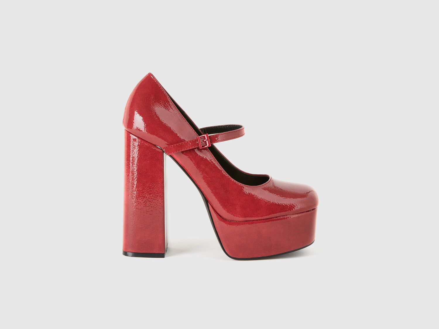 Décolleté lucide con tacco e cinturino da donna rosso | Benetton Outlet