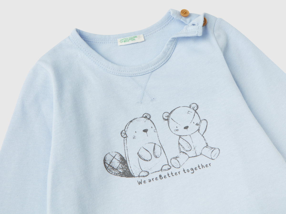 Caldo completo t-shirt e pantaloni