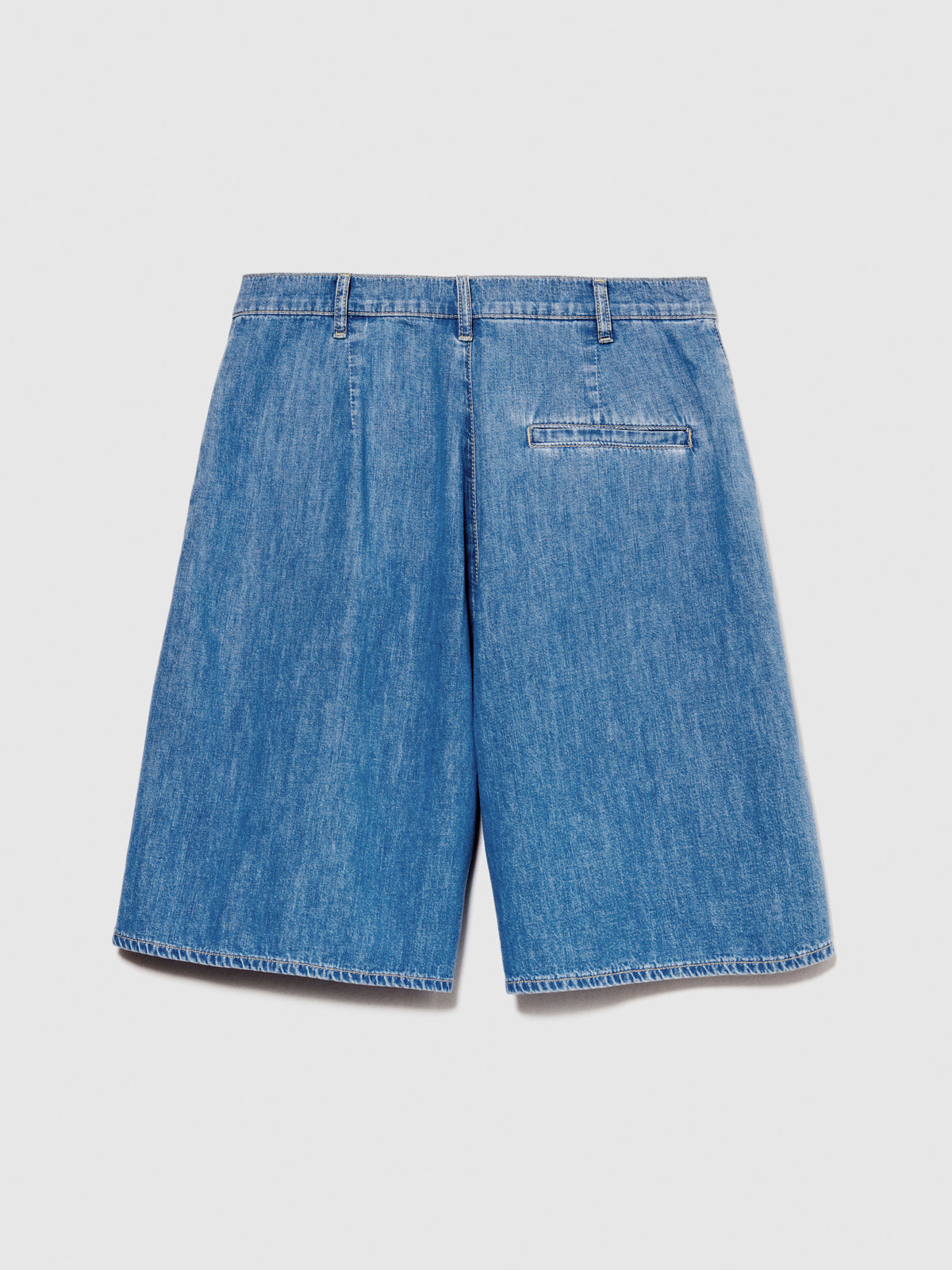 Bermuda in chambray