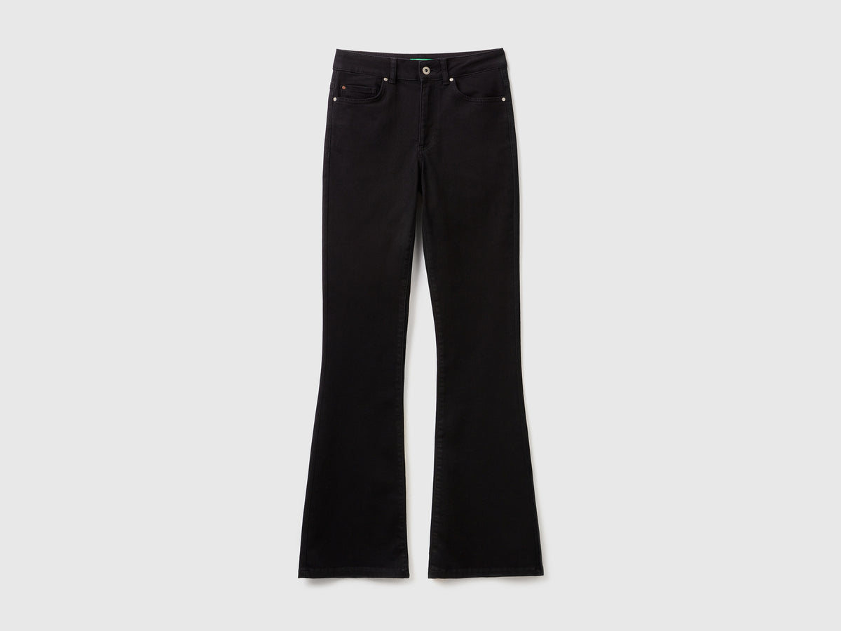 Jeans elasticizzati a zampa