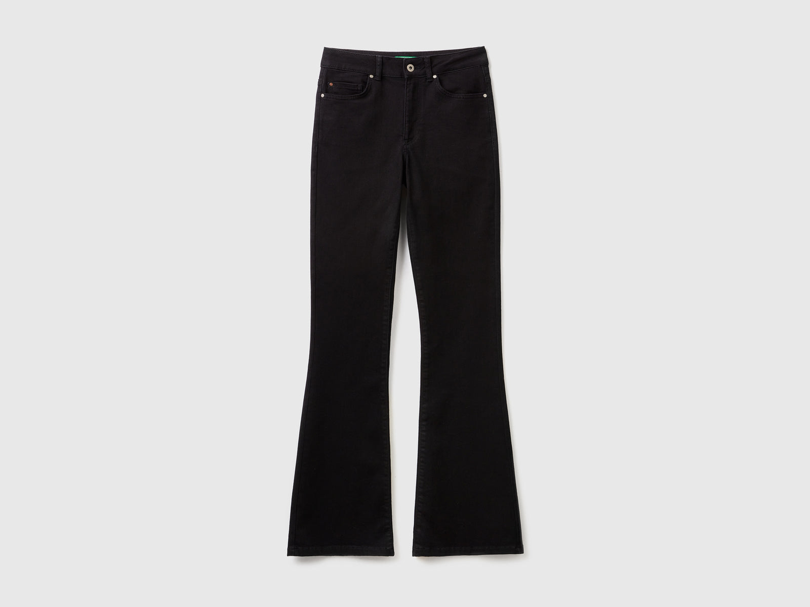 Jeans elasticizzati a zampa da donna nero | Benetton Outlet