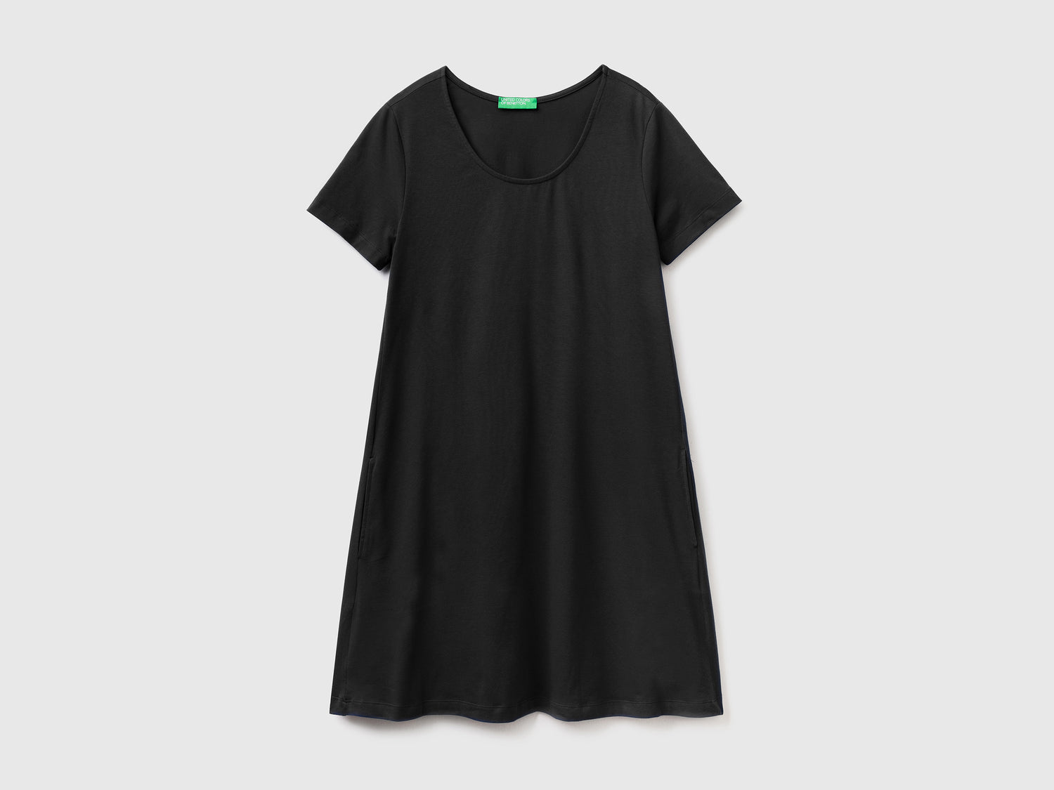 Vestito corto in cotone elasticizzato dal taglio leggermente svasato da donna nero | Benetton Outlet