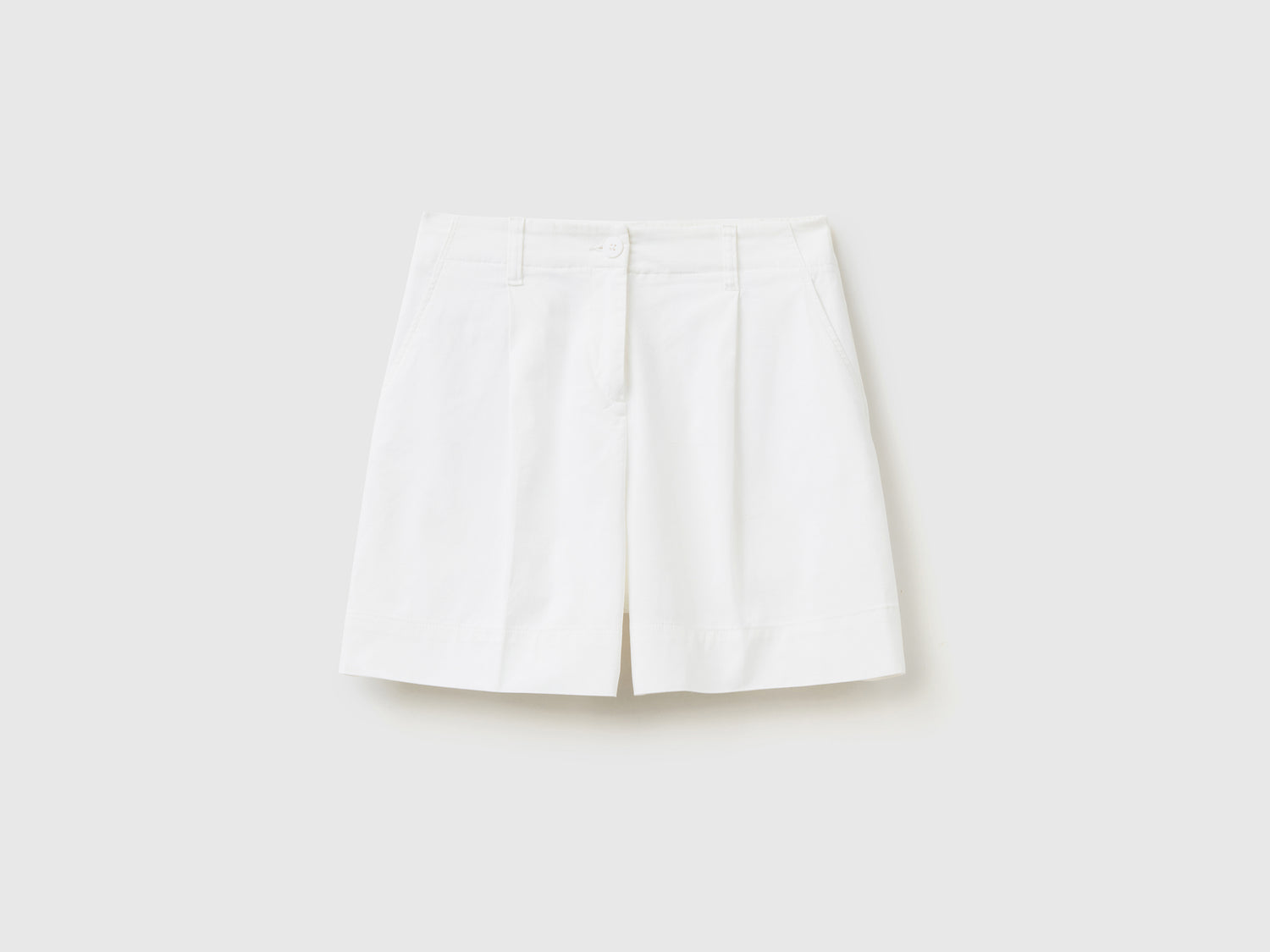 Shorts in cotone elasticizzato da donna bianco | Benetton Outlet