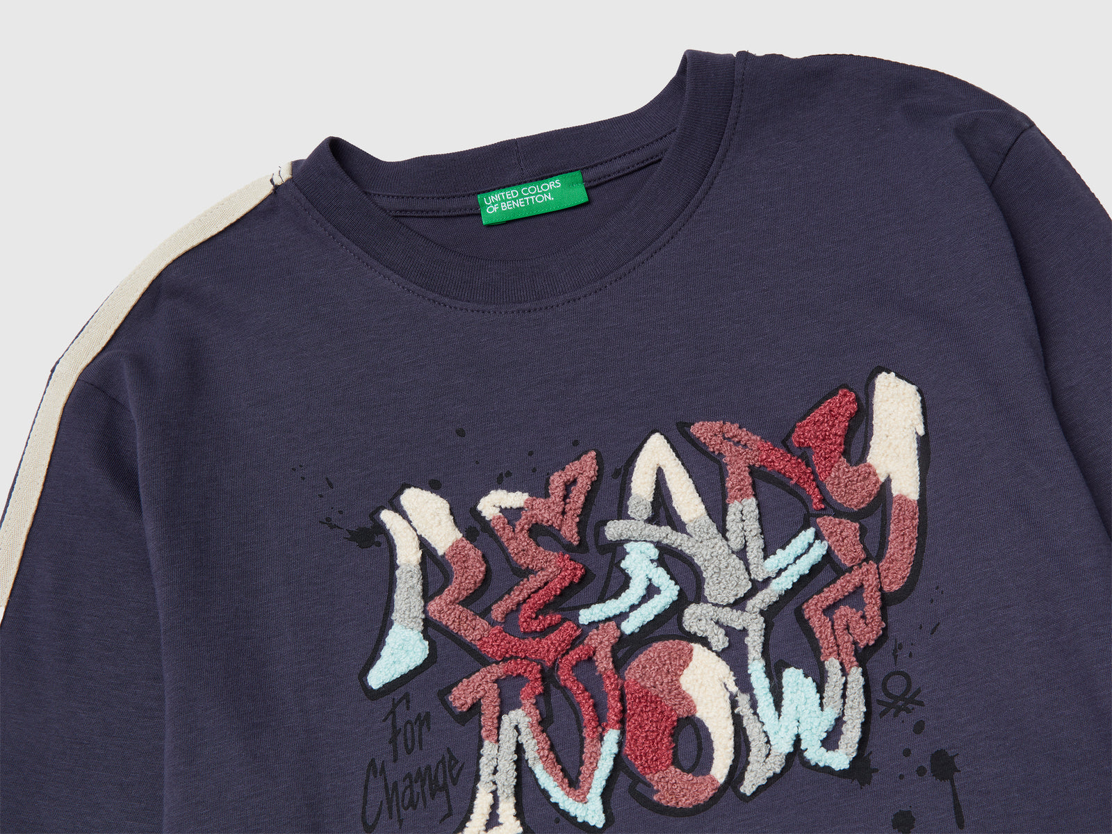 T-shirt con stampa graffiti da bambino avio 3 | Benetton Outlet