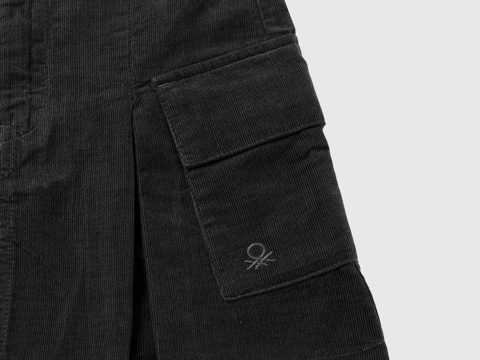 Minigonna in velluto con tasche da bambina nero 3 | Benetton Outlet