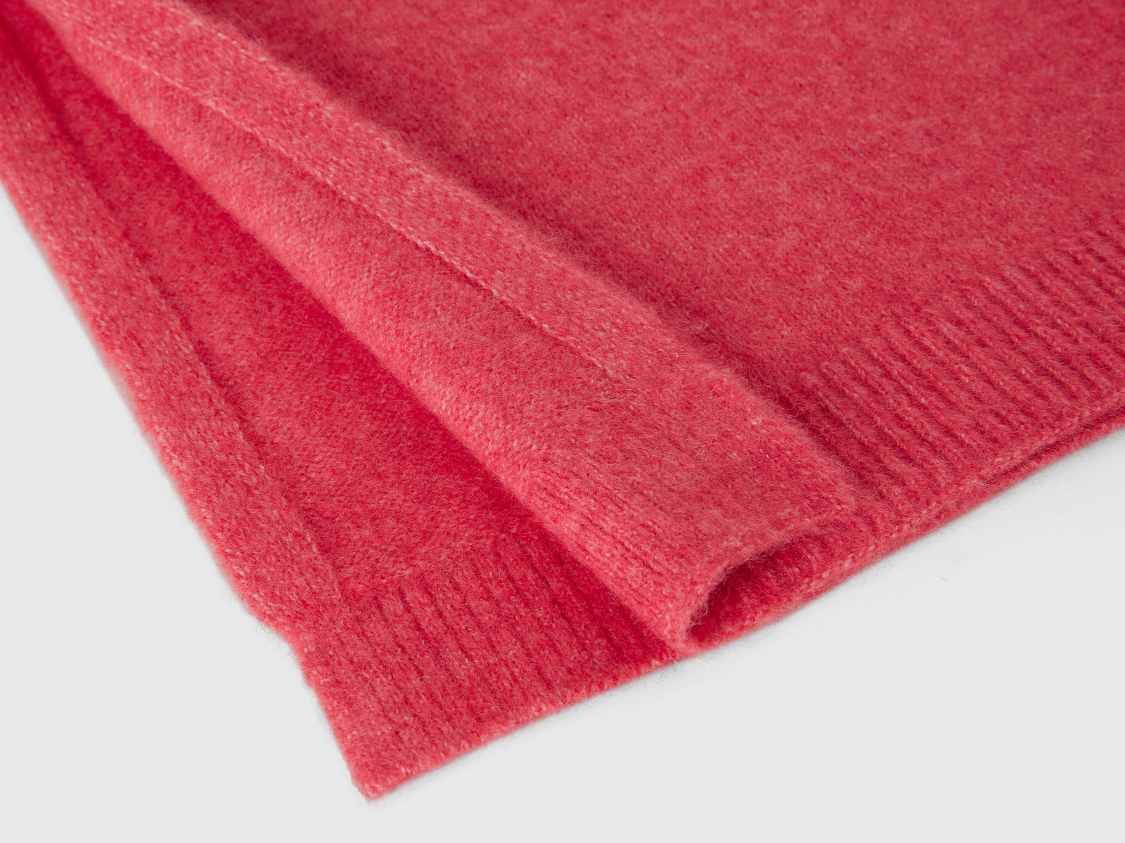 Sciarpa in filato riciclato da donna rosso corallo 2 | Benetton Outlet