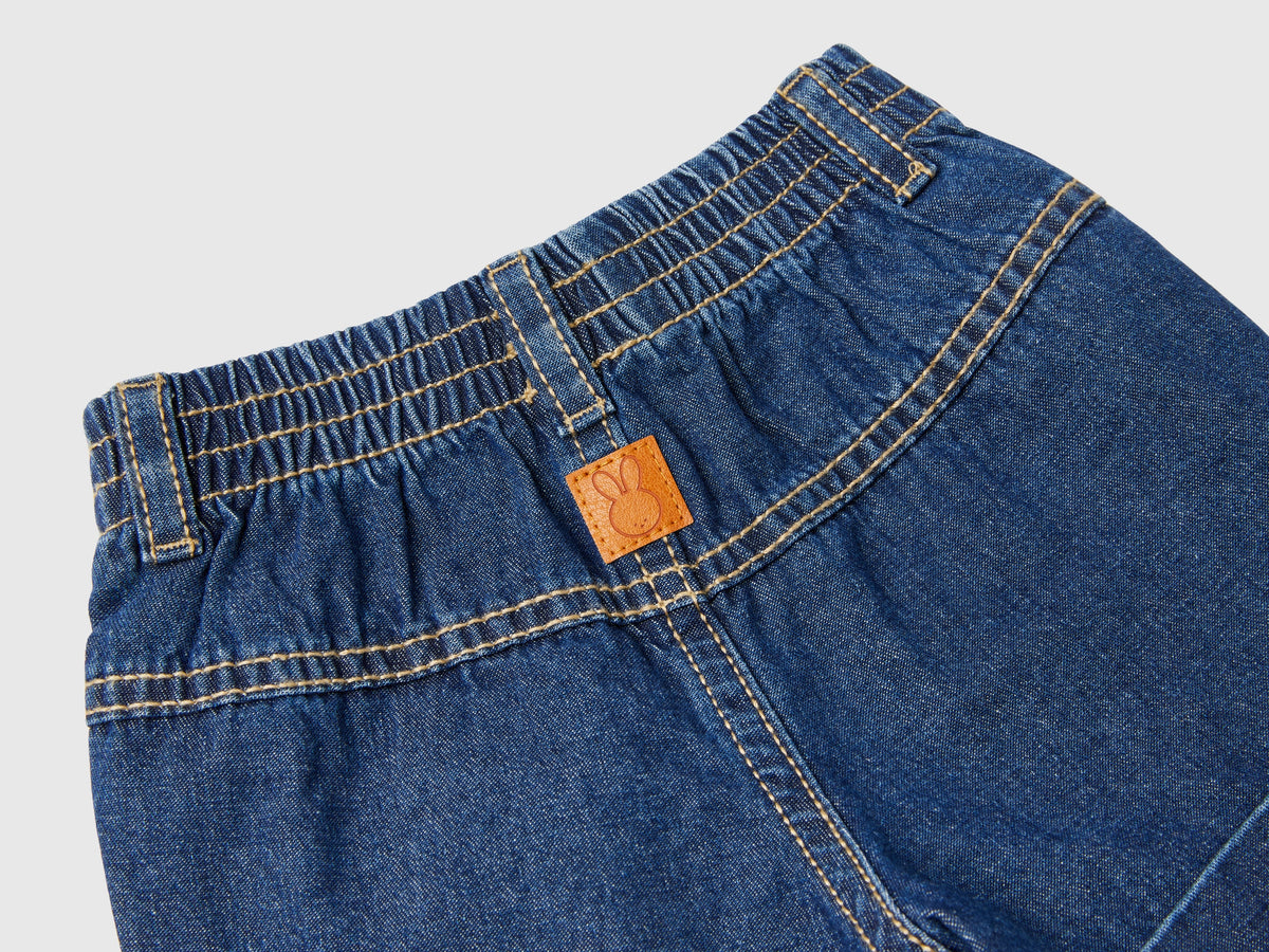 Pantaloni corti in jeans leggero