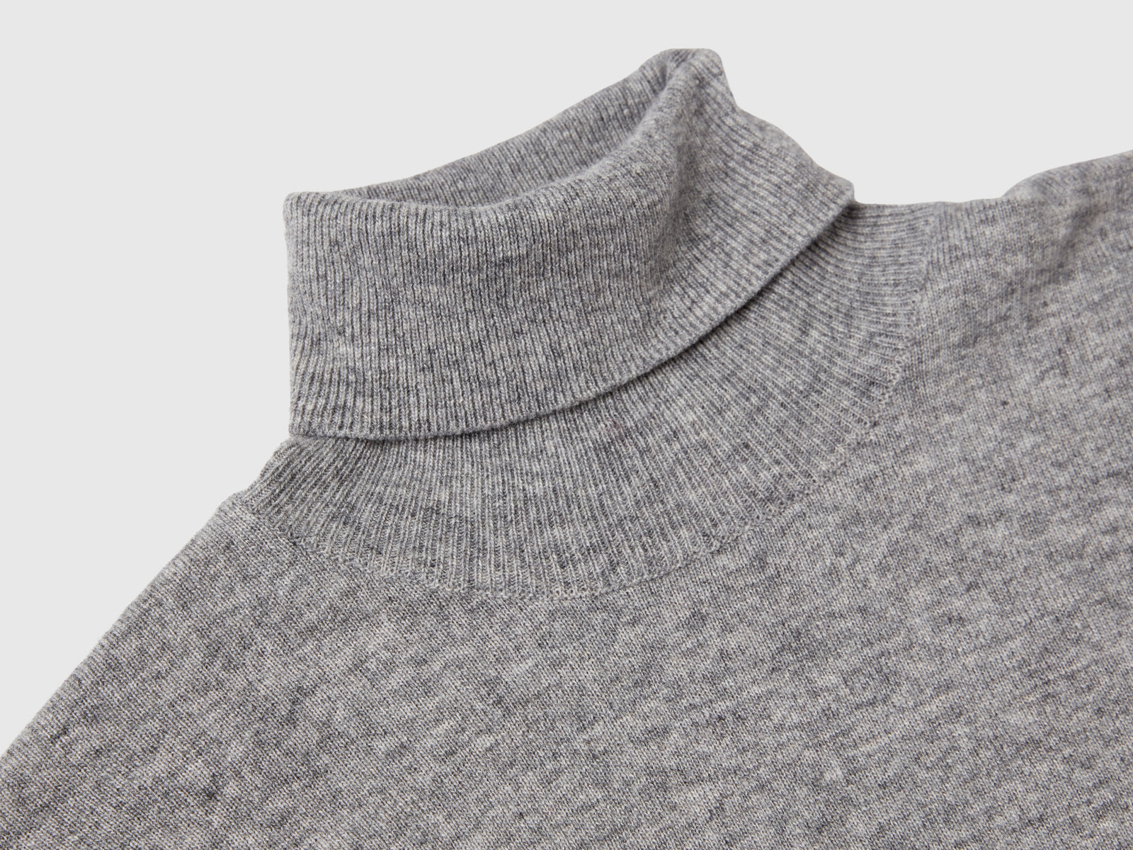 Dolcevitao a manica corta in misto cashmere da donna grigio chiaro 3 | Benetton Outlet