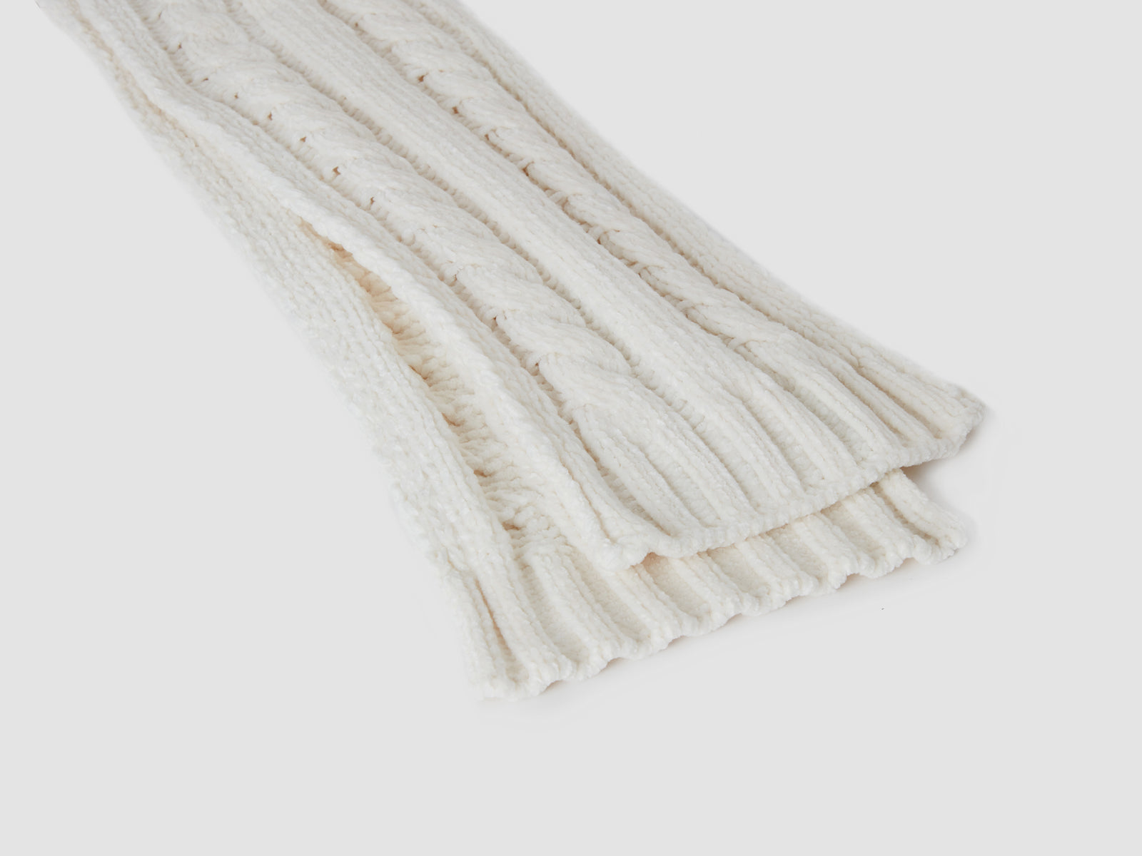 Sciarpa in ciniglia con trecce da bimbo bianco 2 | Benetton Outlet