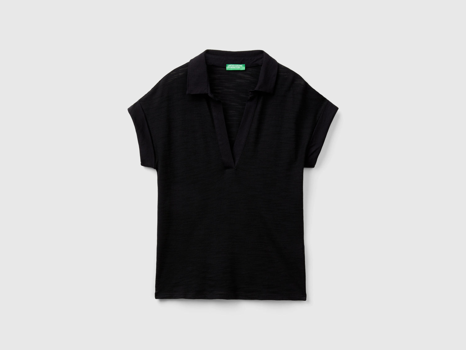 T-shirt leggera stile polo da donna nero | Benetton Outlet