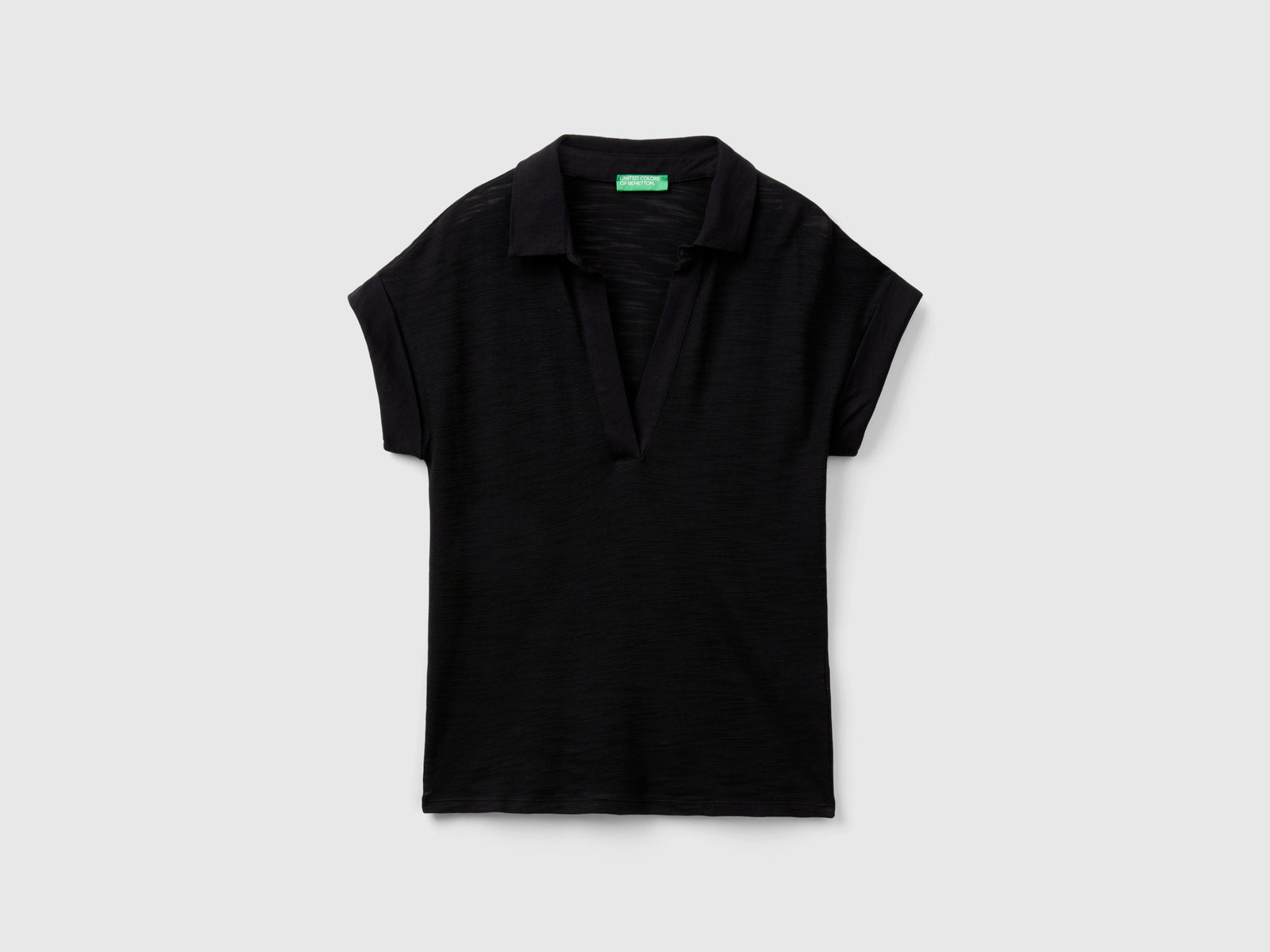 T-shirt leggera stile polo da donna nero | Benetton Outlet