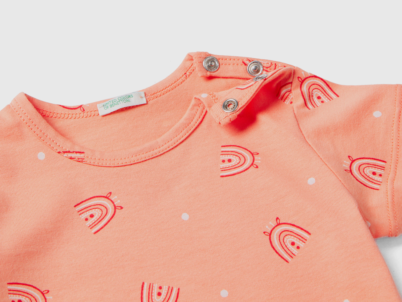 Maglietta girocollo a manica corta in puro cotone da neonato salmone 2 | Benetton Outlet