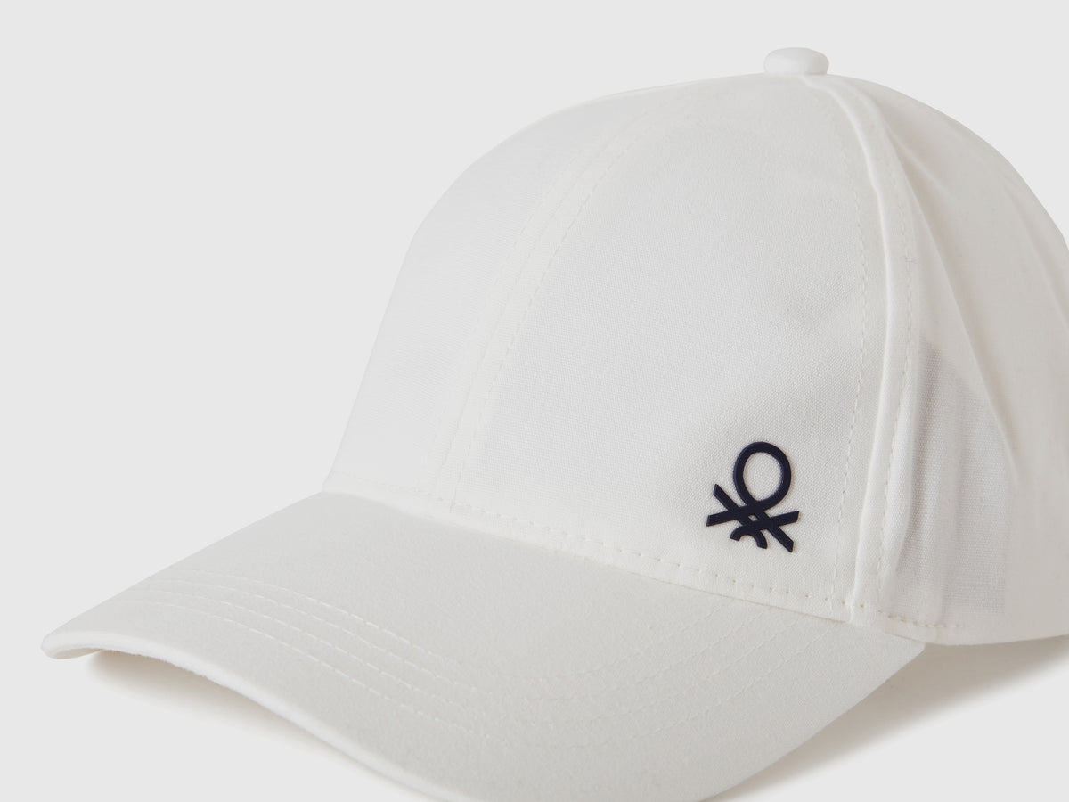 Cappellino con visiera