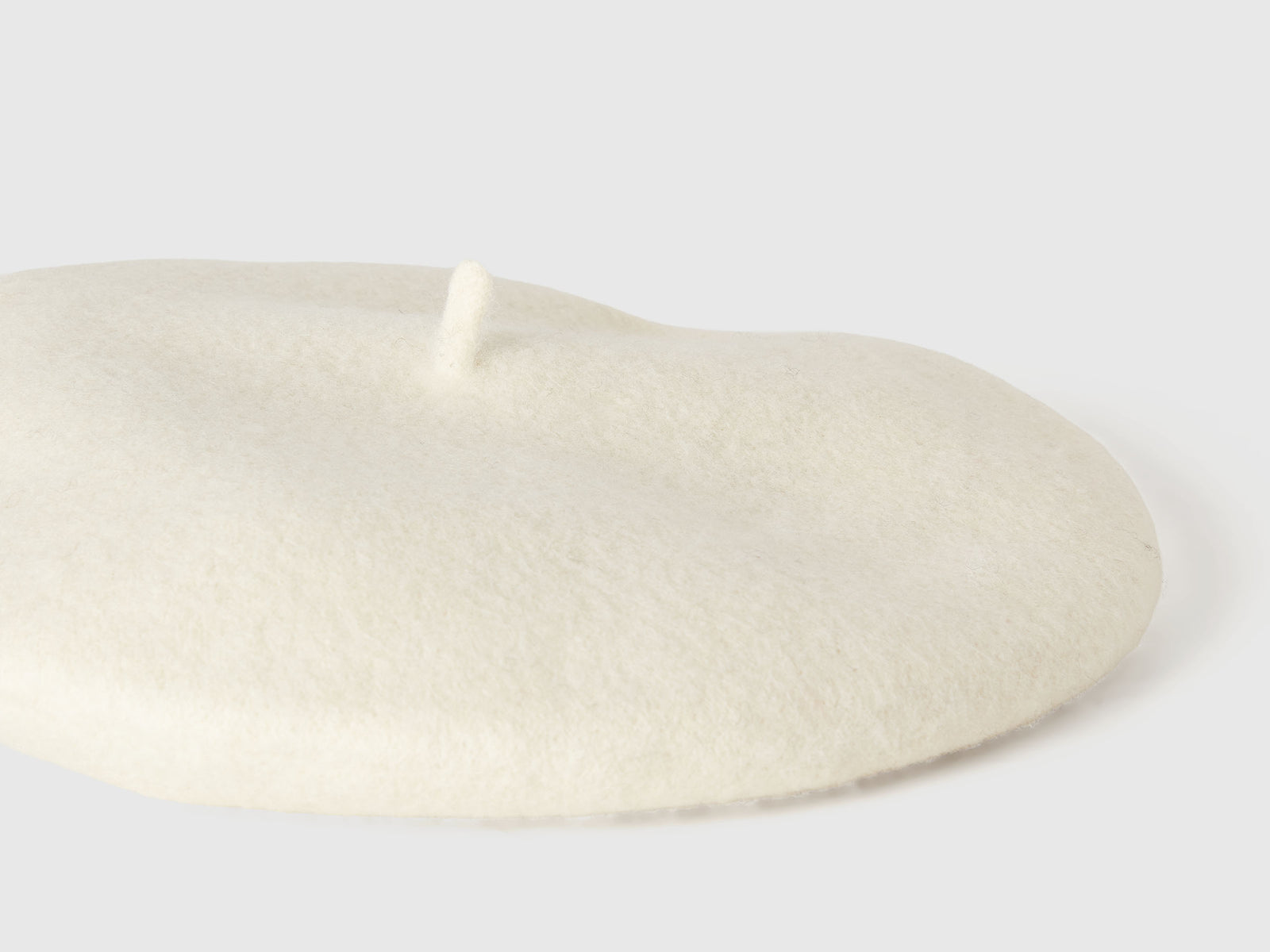 Basco classico in misto lana da donna bianco 3 | Benetton Outlet