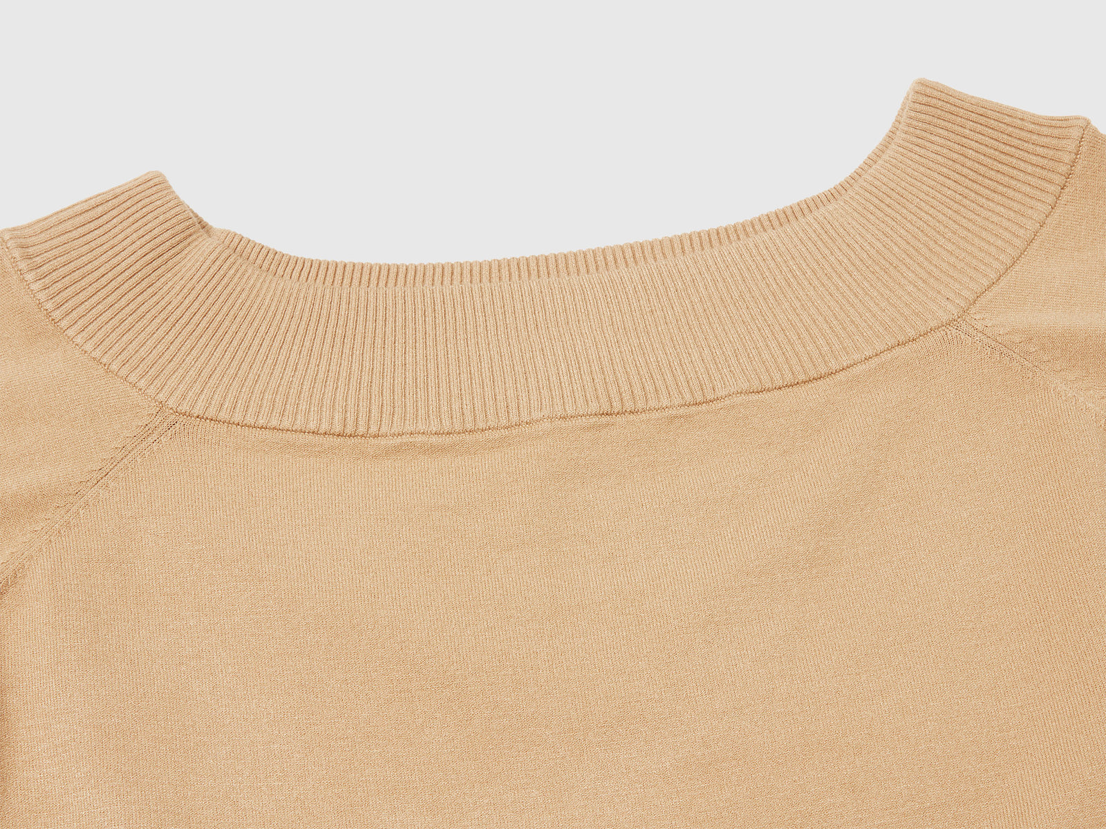 Maglia con scollo bardot da donna cammello 3 | Benetton Outlet