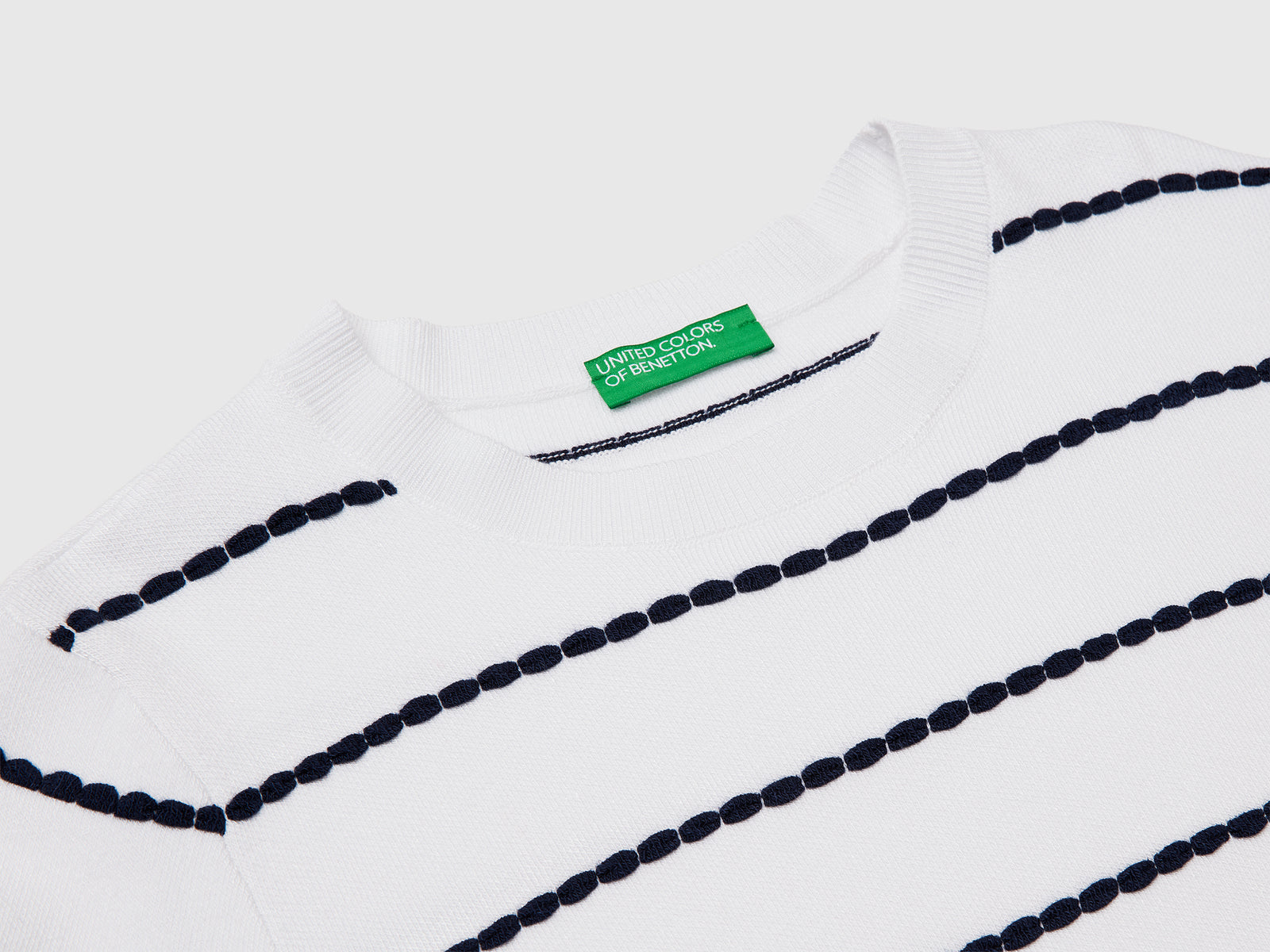 Maglia jacquard in misto viscosa da donna bianco panna 3 | Benetton Outlet
