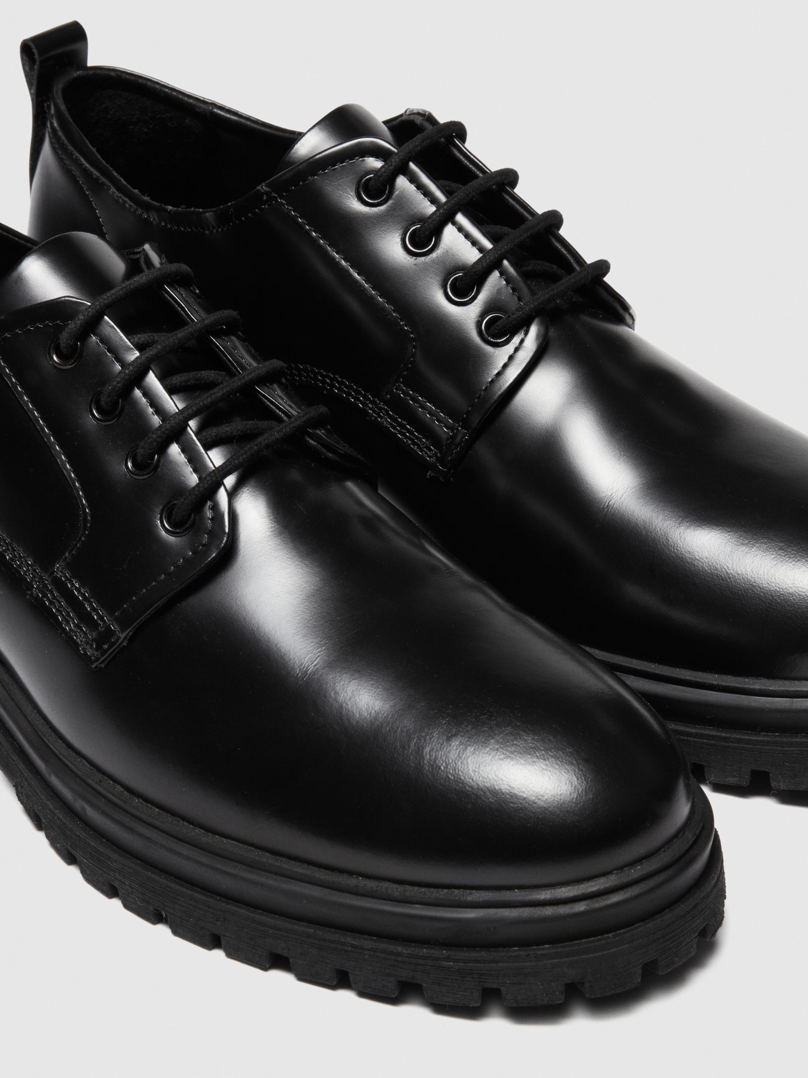 Stringate in pelle da uomo nero 3 | Sisley Outlet