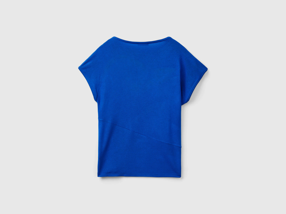 T-shirt fluida con nodo