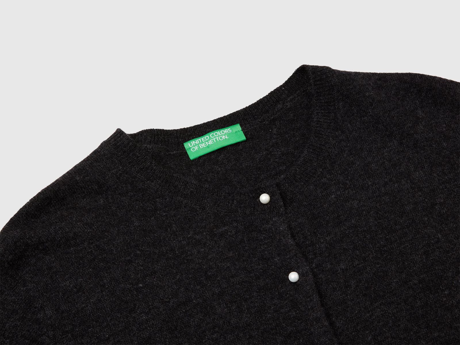 Cardigan antracite in pura lana Merino da donna grigio scuro 3 | Benetton Outlet