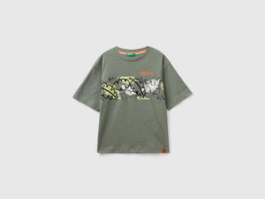 T-shirt con stampa esotica